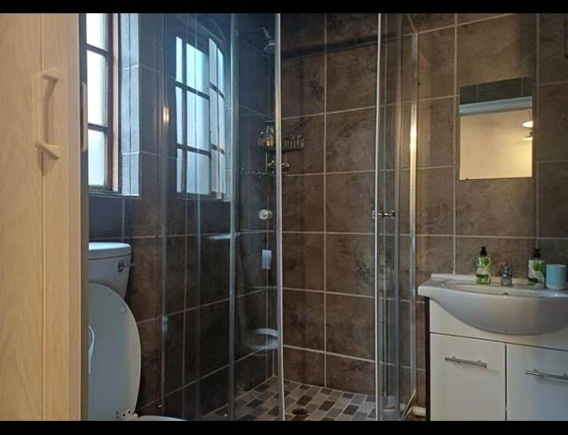 4 BEDROOM HOUSE FOR SALE IN KENSINGTON